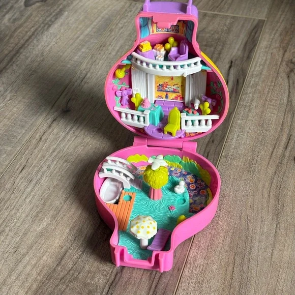 Rare Vintage Polly Pocket - Up up & Away - compact only - Picture 2 of 11